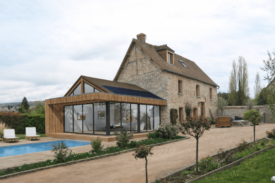 Auteuil-Authouillet — Extension maison ancienne Extension d’une maison ancienne, conçue comme une intervention mesurée dialoguant avec le bâti existant.